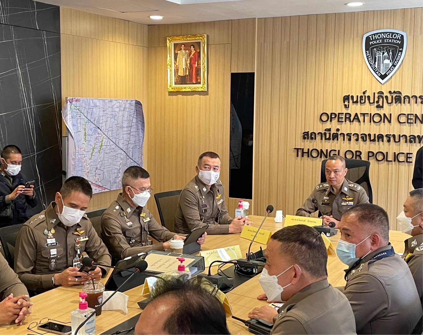 พล.ต.ท.ไตรรงค์ ผิวพรรณ ผบช.กมค.เดินทางมาตรวจเยื่ยม สน.ทองหล่อและประชุมขับเคลื่อนการดำเนินการศูนย์ไกล่เกลี่ย ประจำสถานีตำรวจ