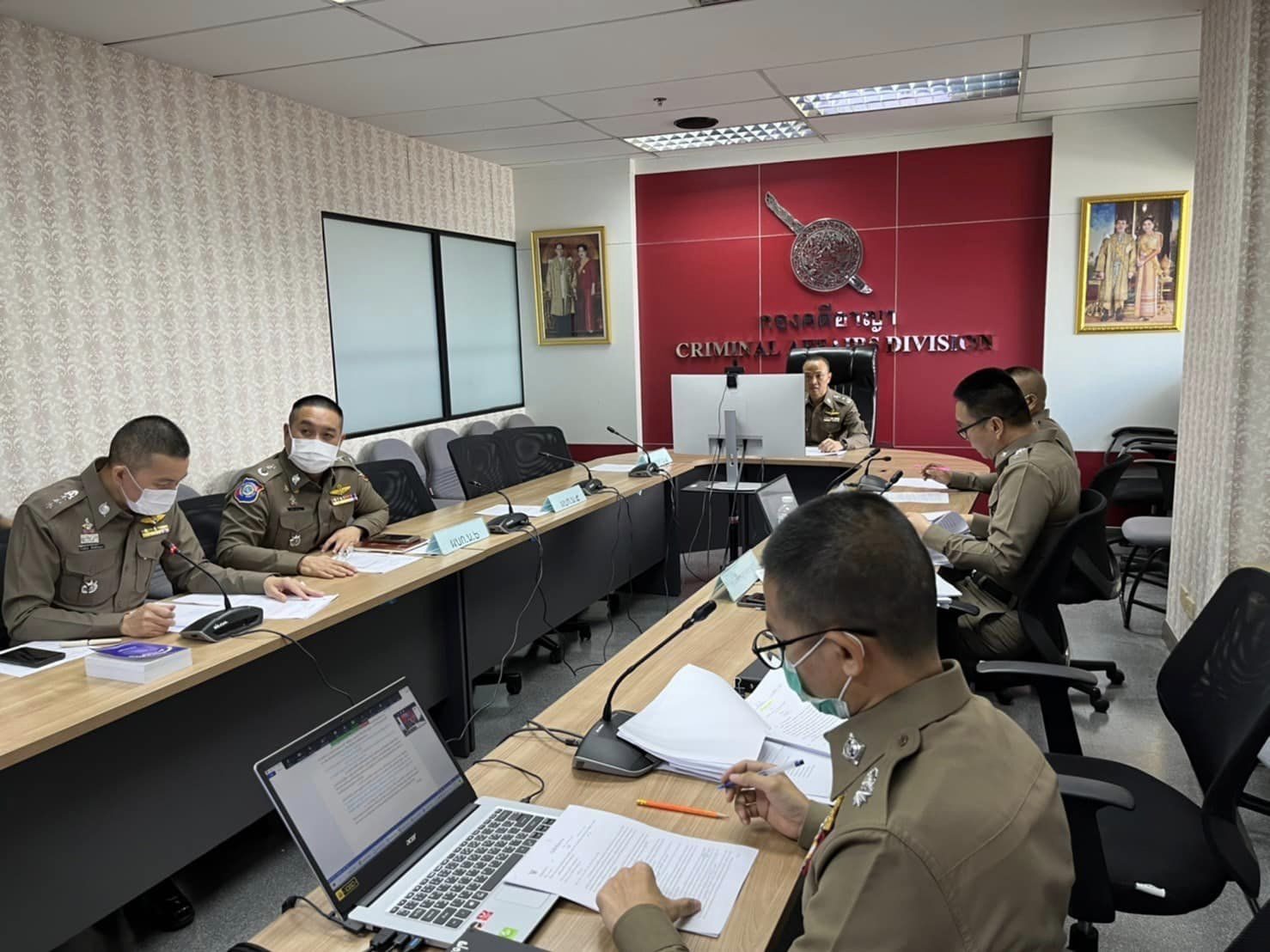 พล.ต.ท.ไตรรงค์ ผิวพรรณ ผบช.กมค. เป็นประธานการประชุมหารือแนวทางปฏิบัติเกี่ยวกับบุคคลที่มีความผิดปกติทางจิตหรือที่สมัครใจเข้ารับการรักษาการติดยาเสพติดและวิธีการเพื่อความปลอดภัย ครั้งที่ 2