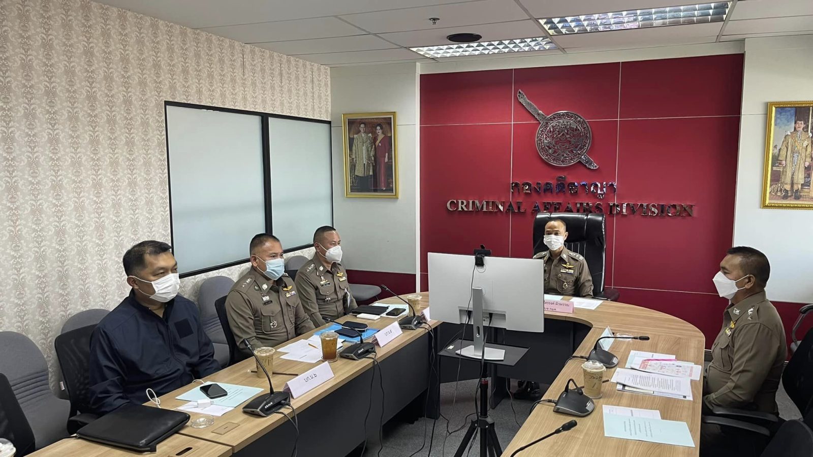 พล.ต.ท.ไตรรงค์ ผิวพรรณ ผบช.กมค./ประธาน ประชุมหารือแนวทางปฏิบัติเกี่ยวกับบุคคลที่มีความผิดปกติทางจิตหรือที่สมัครใจเข้าบำบัดการรักษาเกี่ยวกับยาเสพติดและวิธีการเพื่อความปลอดภัย