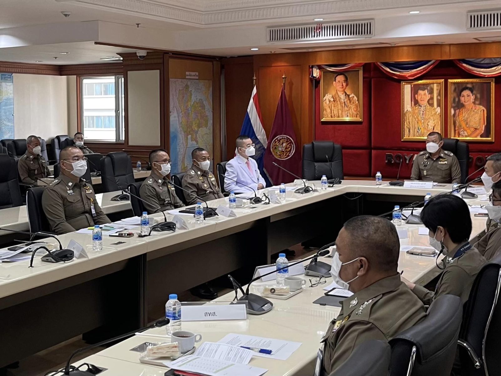 พล.ต.ต.พรชัย ขจรกลิ่น รอง ผบช.กมค. เข้าร่วมประชุมศูนย์อำนวยการป้องกันและลดอุบัติเหตุทางถนนช่วงเทศกาลปีใหม่ พ.ศ.2566