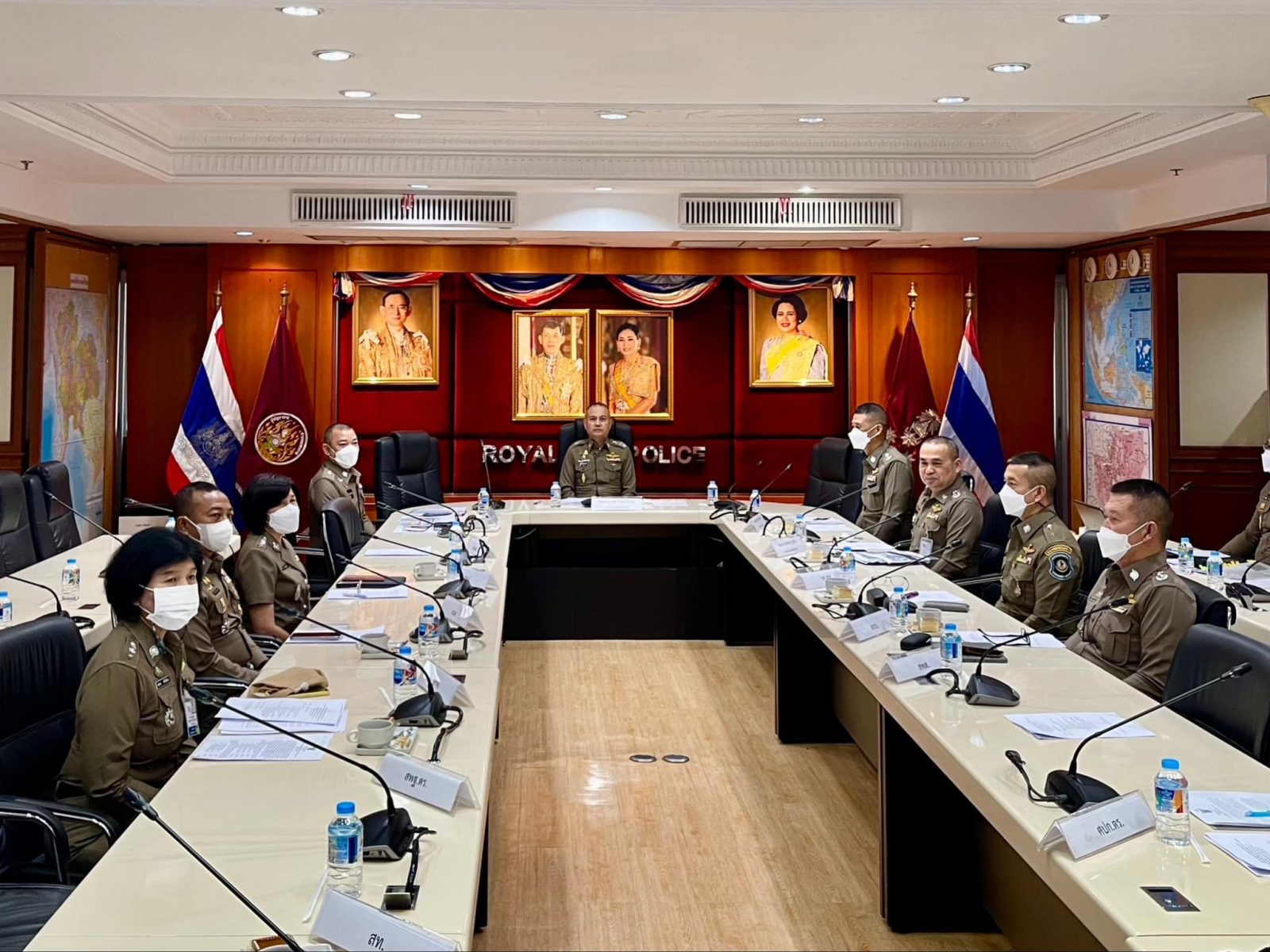 พล.ต.ต.พรชัย ขจรกลิ่น รอง ผบช.กมค. เข้าร่วมประชุมศูนย์อำนวยการป้องกันและลดอุบัติเหตุทางถนนช่วงเทศกาลปีใหม่ พ.ศ.2566