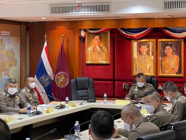 พล.ต.ต.พรชัย ขจรกลิ่น รอง ผบช.กมค. เข้าร่วมประชุมคณะกรรมการพิจารณาและคัดเลือกข้อสอบเข้าคลังข้อสอบพล.ต.ต.พรชัย ขจรกลิ่น รอง ผบช.กมค. เข้าร่วมประชุม